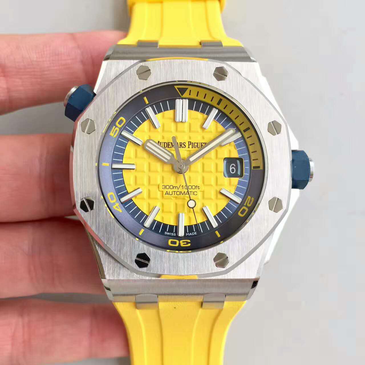 AP愛彼 15710彩色系列 皇家橡樹離岸型系列機械男錶 黄色-rhid-118381